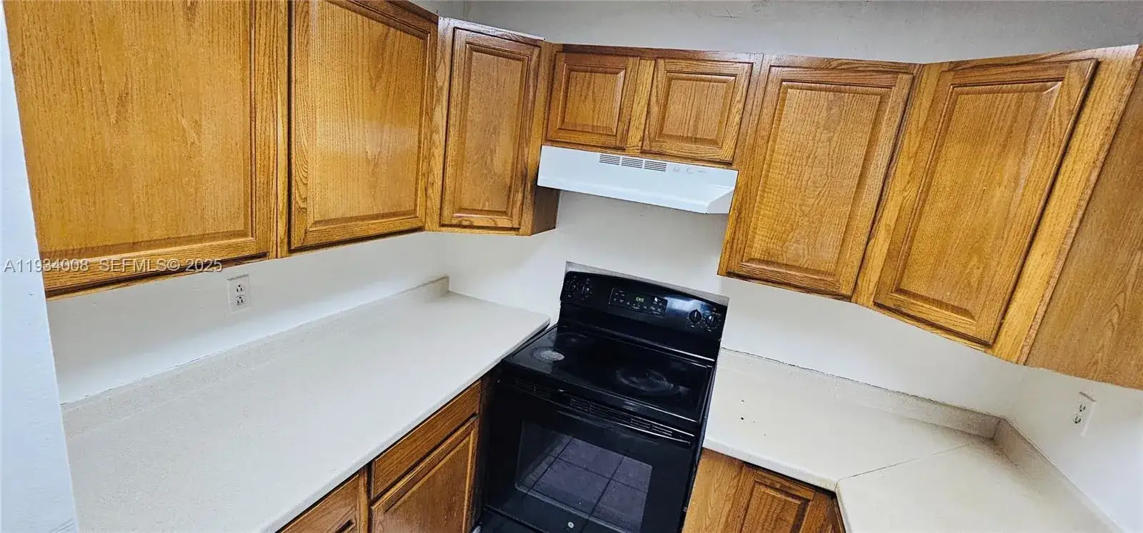 2 bedroom 1 bath Residential Lease for rent at 6820 W Flagler St # 105, Miami FL 33144