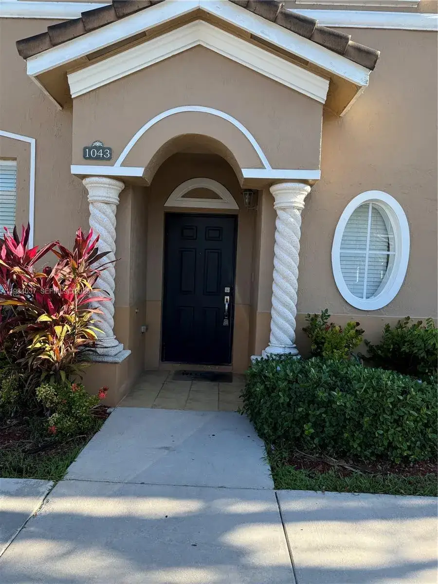 4 bedroom 3 bath Residential for sale at 1043 SE 23rd Ave, Homestead FL 33035