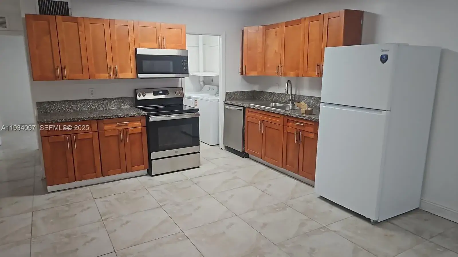 3 bedroom 2 bath Residential Lease for rent at 5615 N 27th ct # 5615, Lauderhill FL 33313