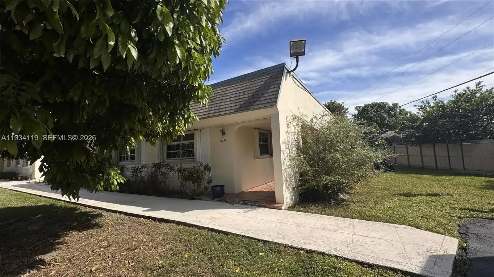 2 bedroom 2 bath Residential for sale at 17247 SW 112th Pl # 21044, Miami FL 33157