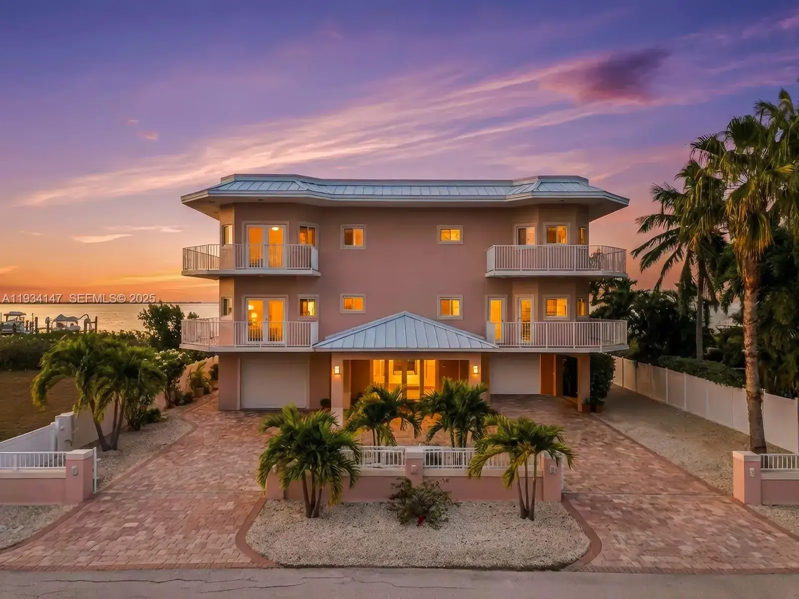 5 bedroom 5 bath Residential for sale at 112 N Bounty Ln, Key Largo FL 33037