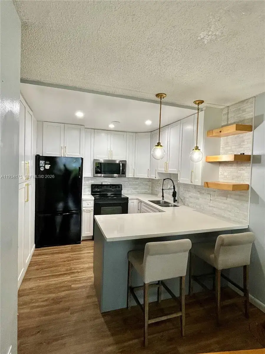 2 bedroom 1 bath Residential for sale at 1750 W 56th St # 211, Hialeah FL 33012