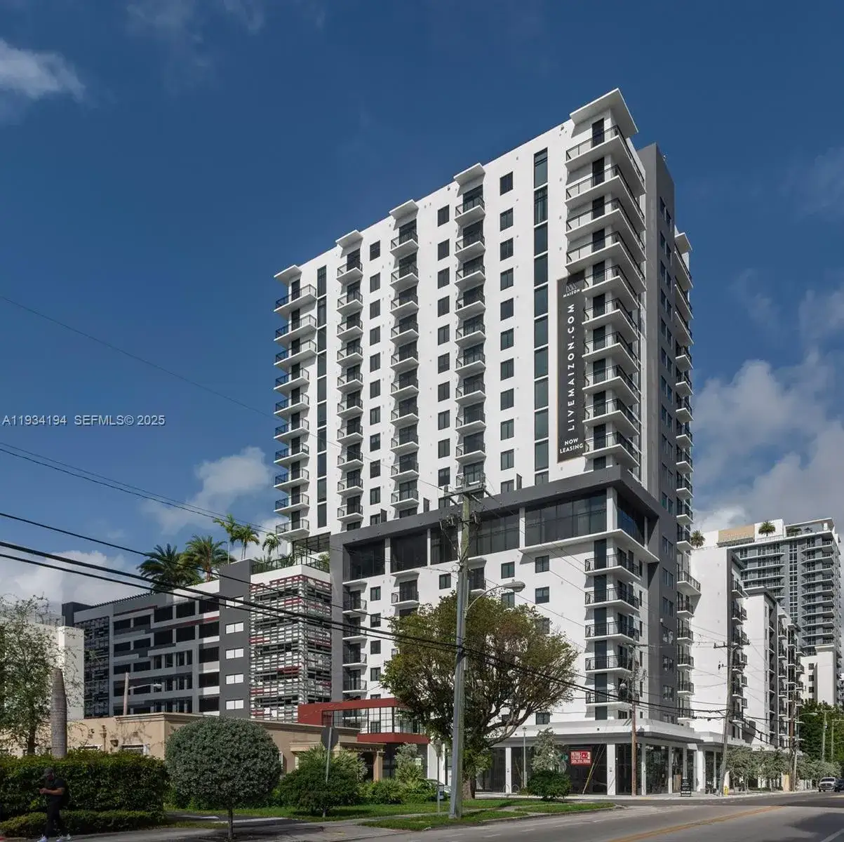 1 bedroom 1 bath Residential Lease for rent at 221 SW 12th St # 404, Miami FL 33130