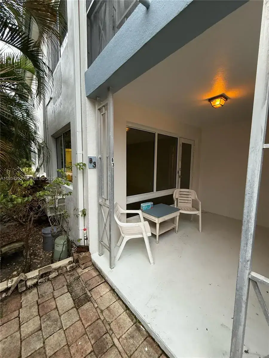 2 bedroom 2 bath Residential for sale at 3201 SE 12th St # B3, Pompano Beach FL 33062