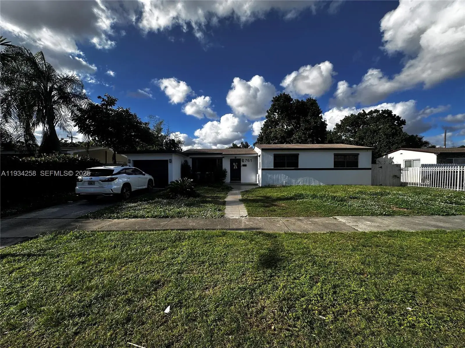 3 bedroom 2 bath Residential for sale at 761 NW 183rd Dr, Miami Gardens FL 33169
