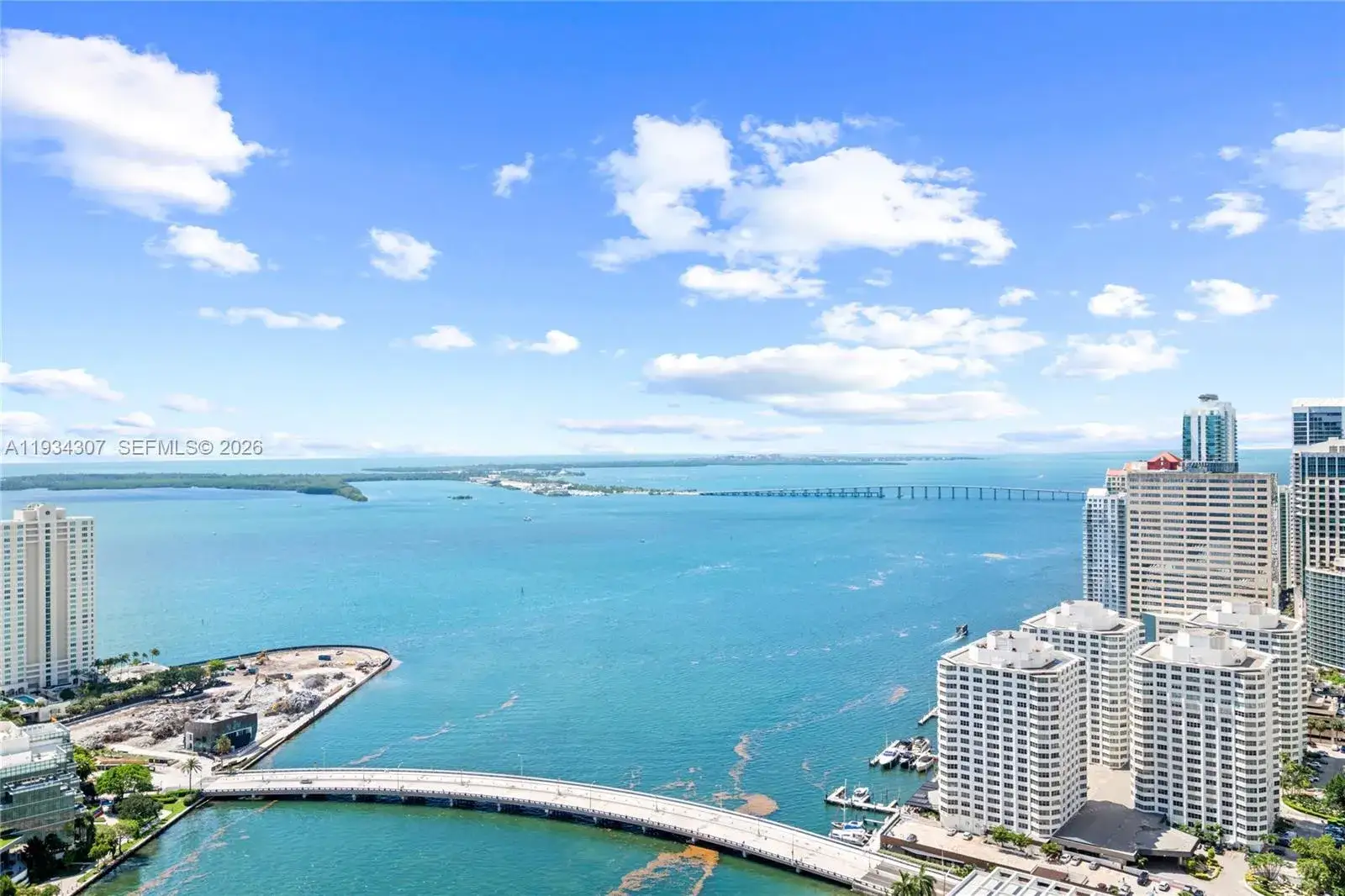 2 bedroom 2 bath Residential Lease for rent at 495 Brickell Ave # 4011, Miami FL 33131