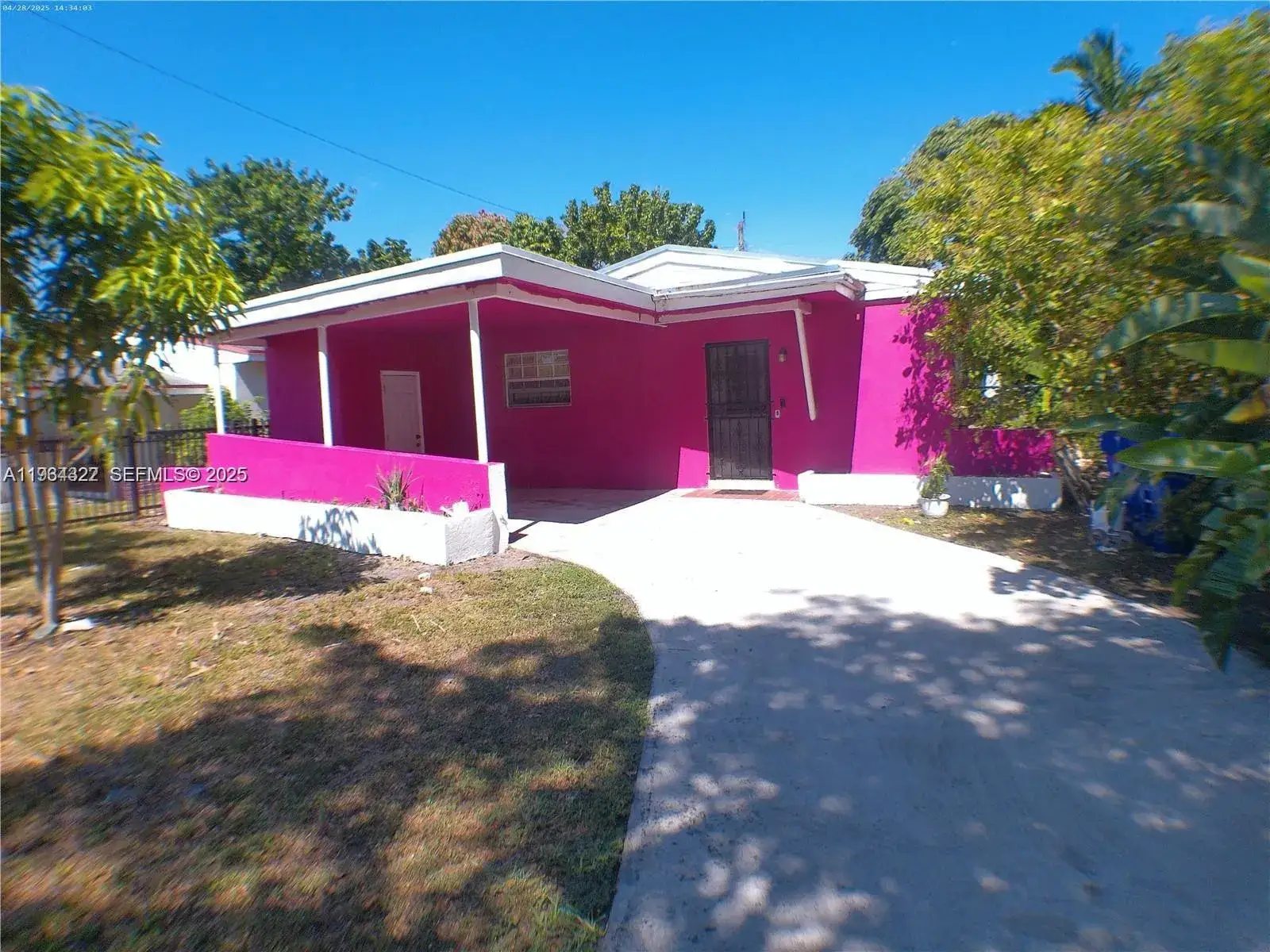 3 bedroom 2 bath Residential for sale at 15775 NE 13th Ave, North Miami Beach FL 33162