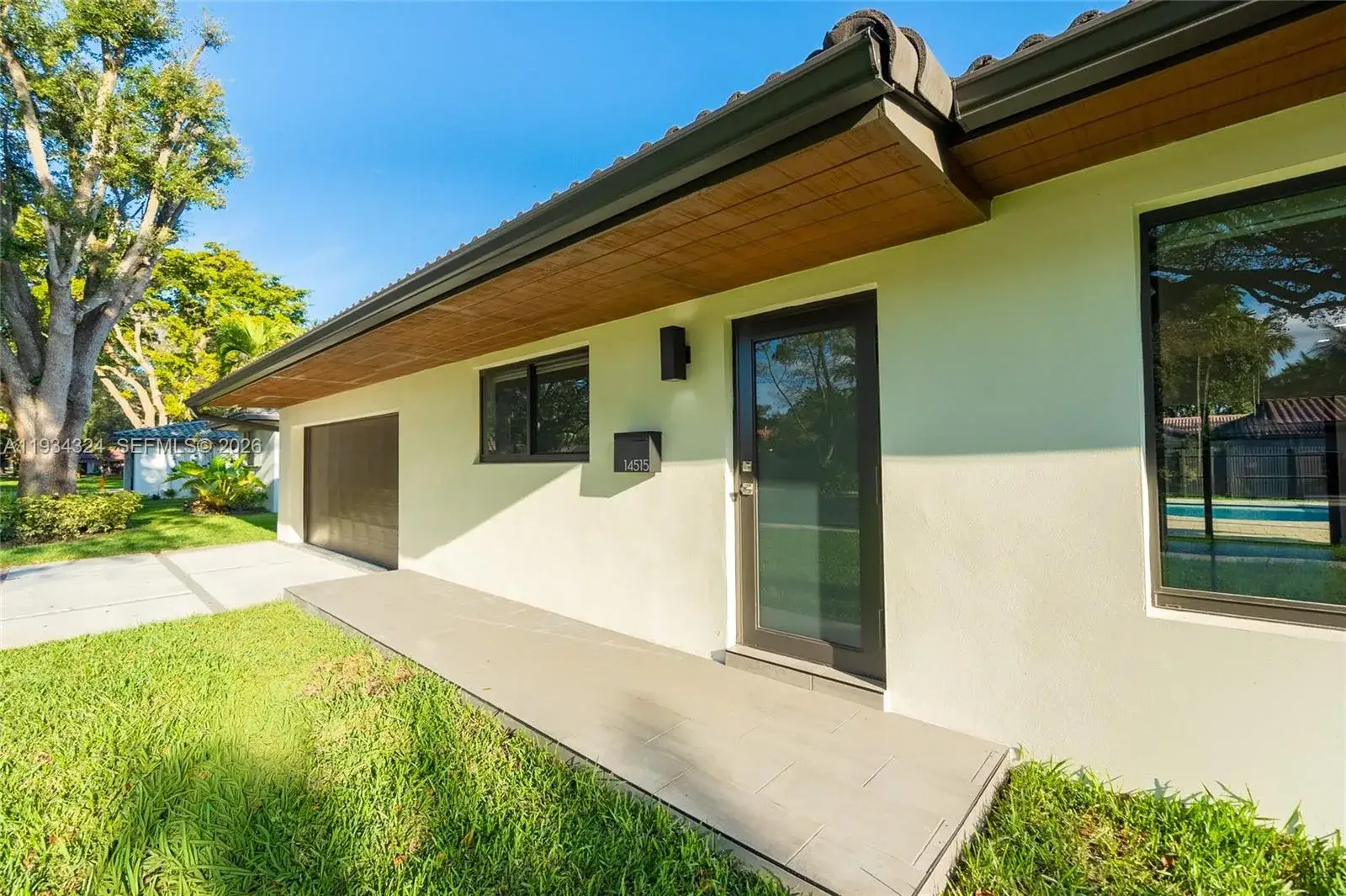 3 bedroom 2 bath Residential for sale at 14515 Mahogany Ct, Miami Lakes FL 33014