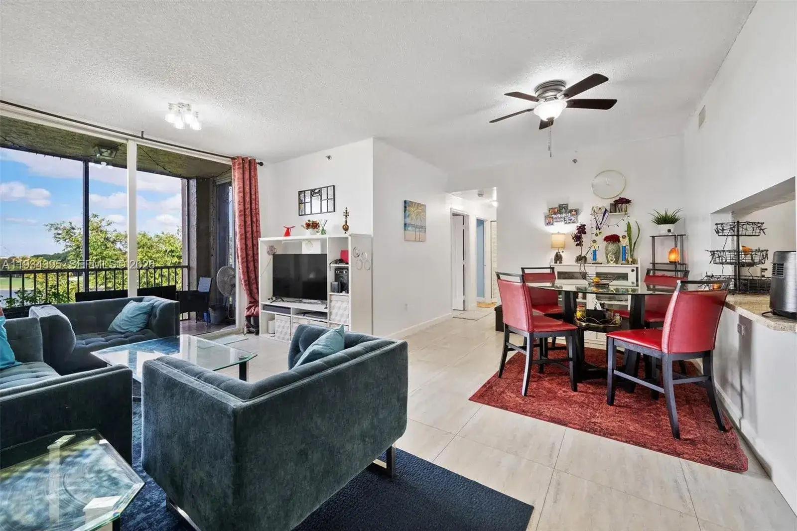 3 bedroom 2 bath Residential for sale at 9755 NW 52nd St # 513, Doral FL 33178