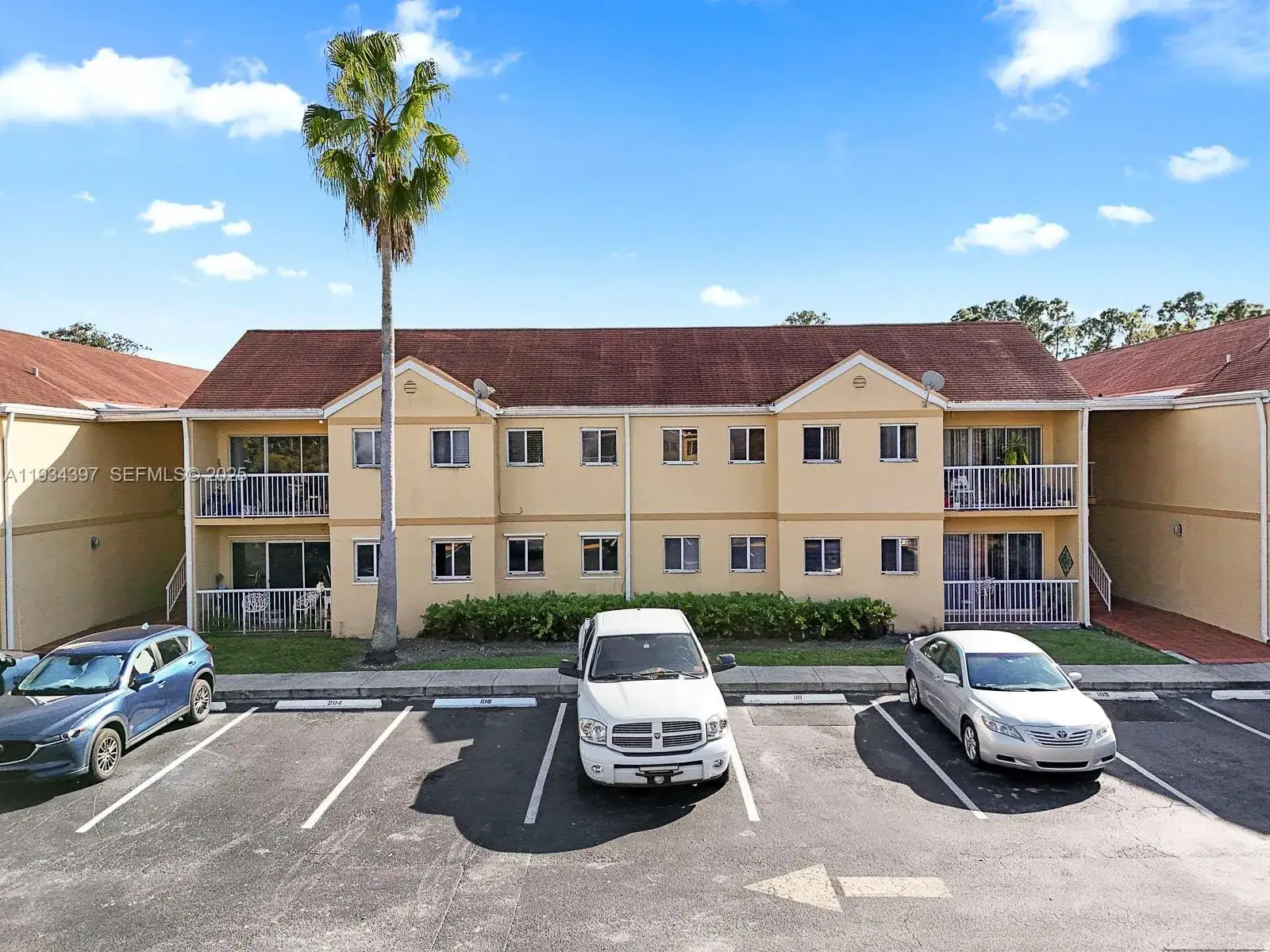 2 bedroom 2 bath Residential Lease for rent at 13820 SW 112th St # 109, Miami FL 33186