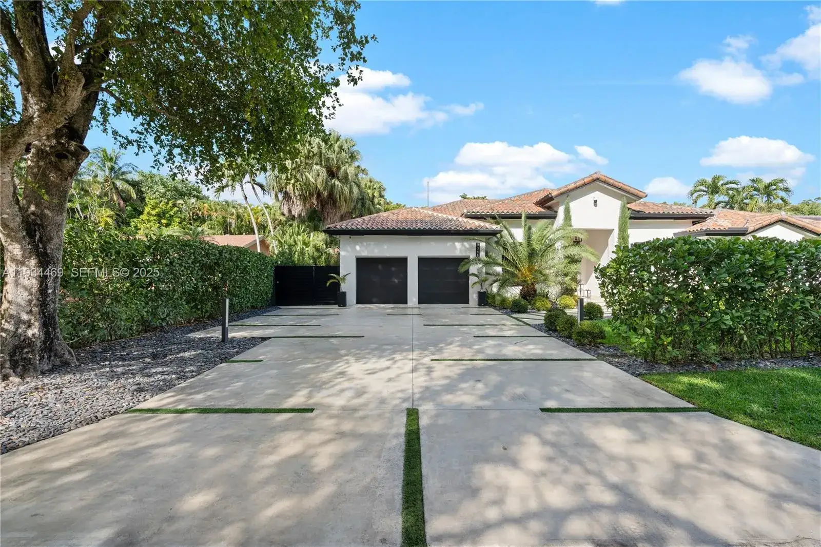 4 bedroom 5 bath Residential for sale at 7345 SW 96th St, Pinecrest FL 33156