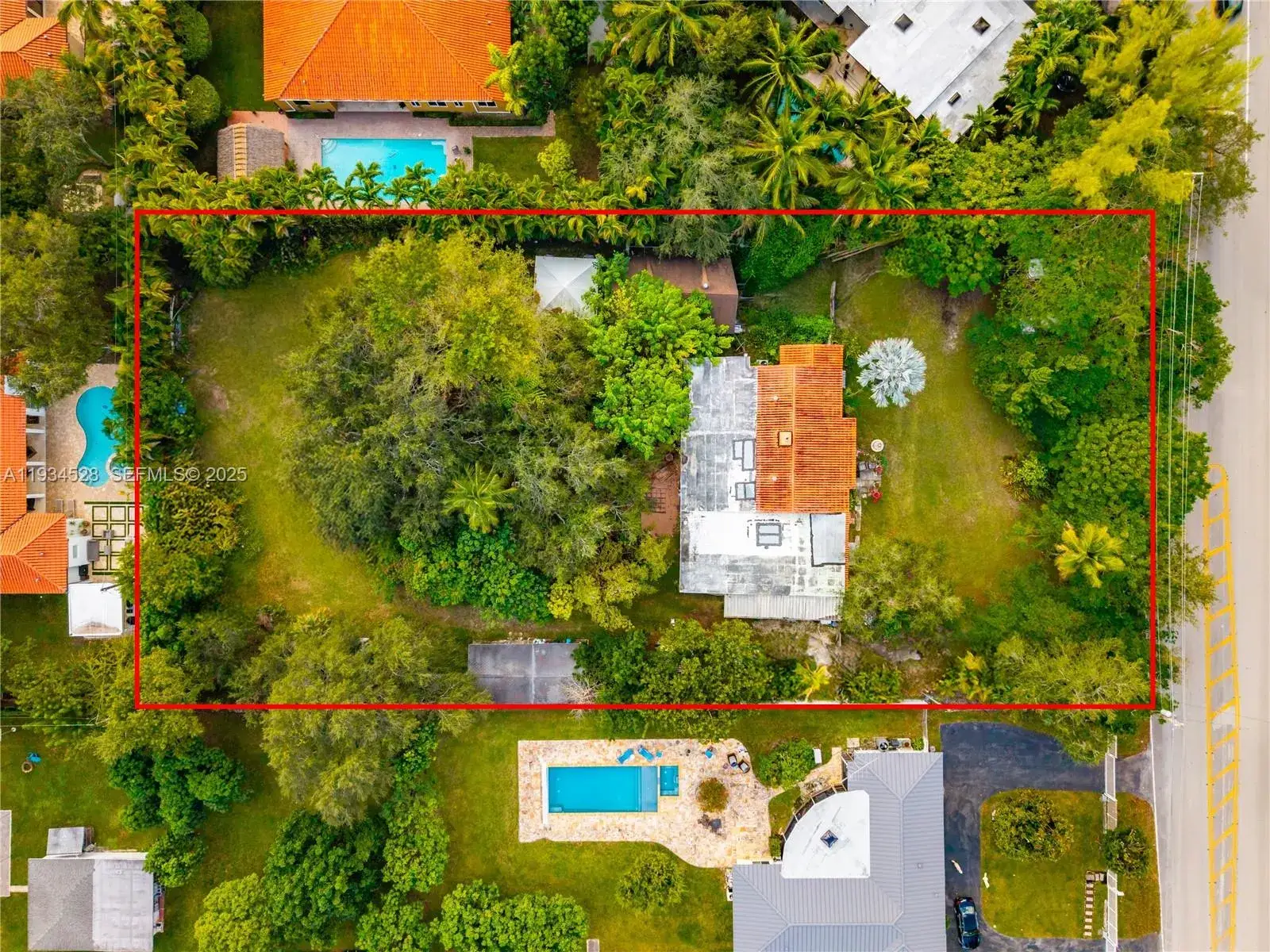 2 bedroom 1 bath Residential for sale at 7901 SW 72nd Ave, Miami FL 33143