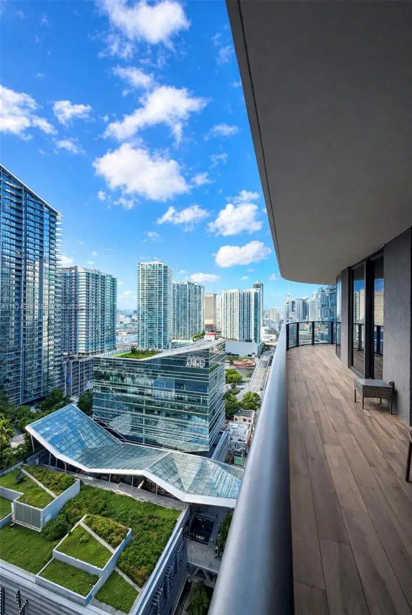 3 bedroom 3 bath Residential for sale at 801 S Miami Ave # 2709, Miami FL 33130
