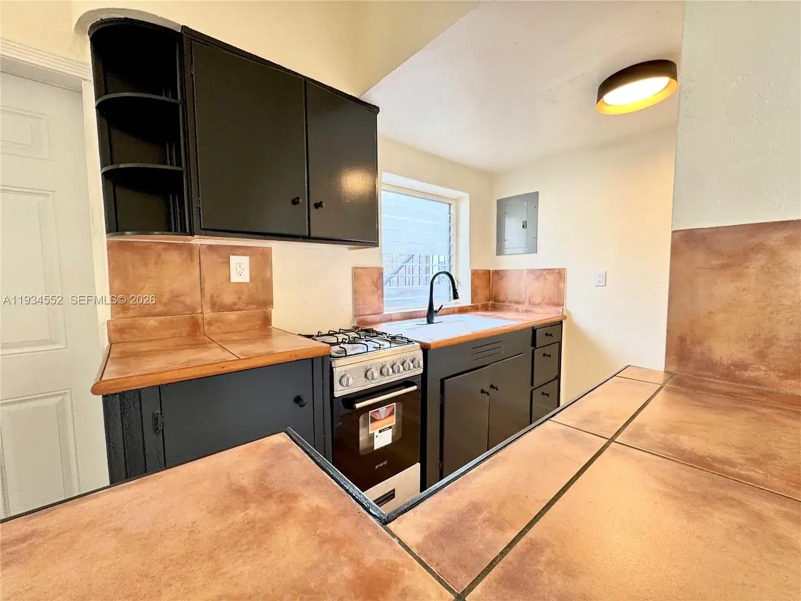 1 bedroom 1 bath Residential Lease for rent at 12287 NE 7th Ave # 3, North Miami FL 33161