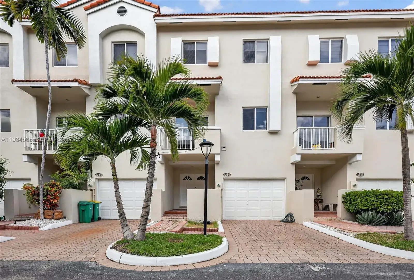 4 bedroom 3 bath Residential for sale at 21399 Marina Cove Cir # 14, Aventura FL 33180
