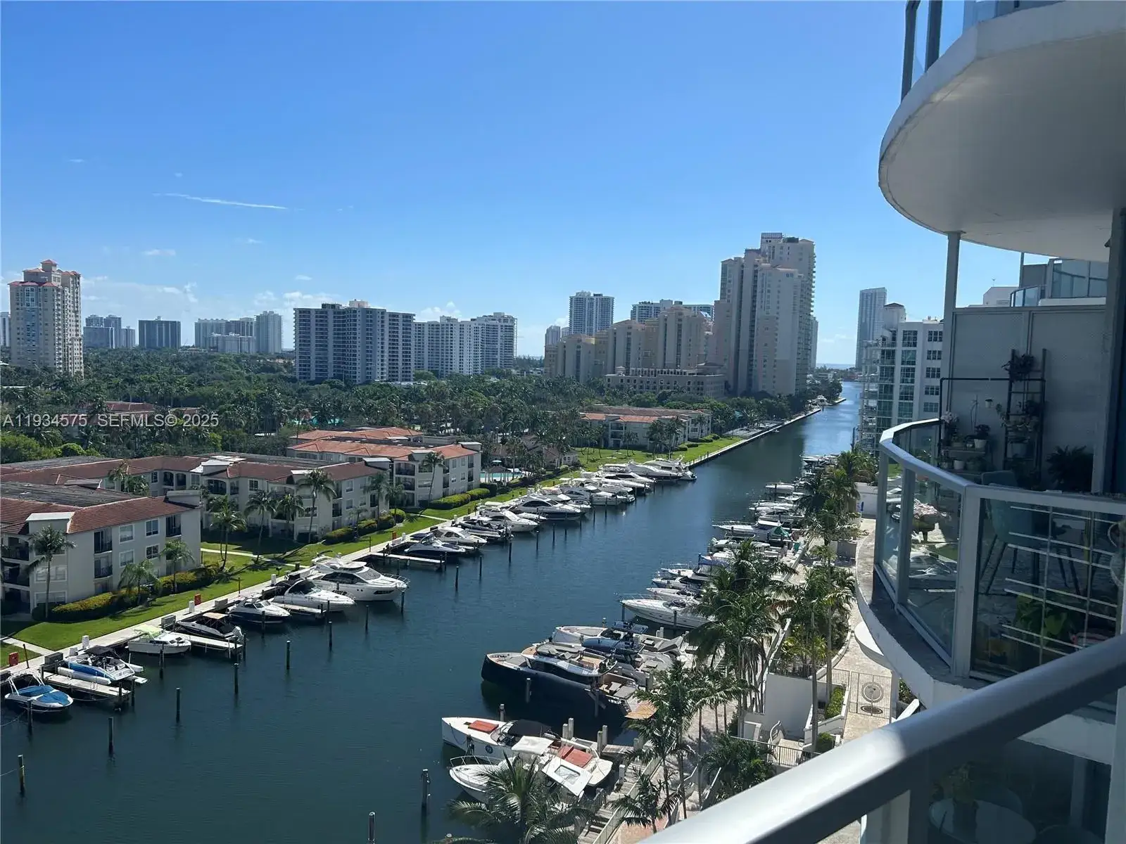 3 bedroom 2 bath Residential for sale at 3029 NE 188th St # 905, Aventura FL 33180