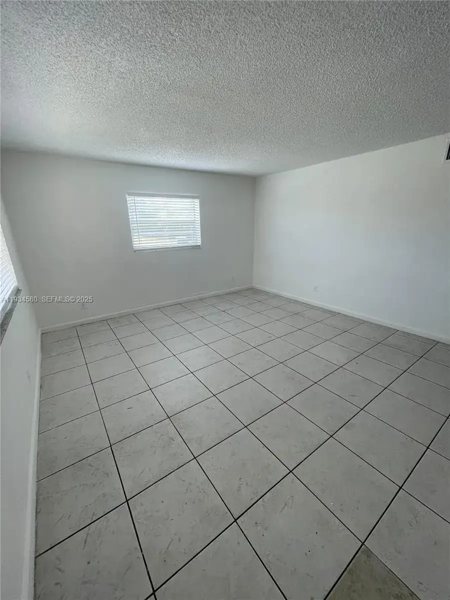 2 bedroom 1 bath Residential Lease for rent at 6034 SW 37th St # 8, Miramar FL 33023