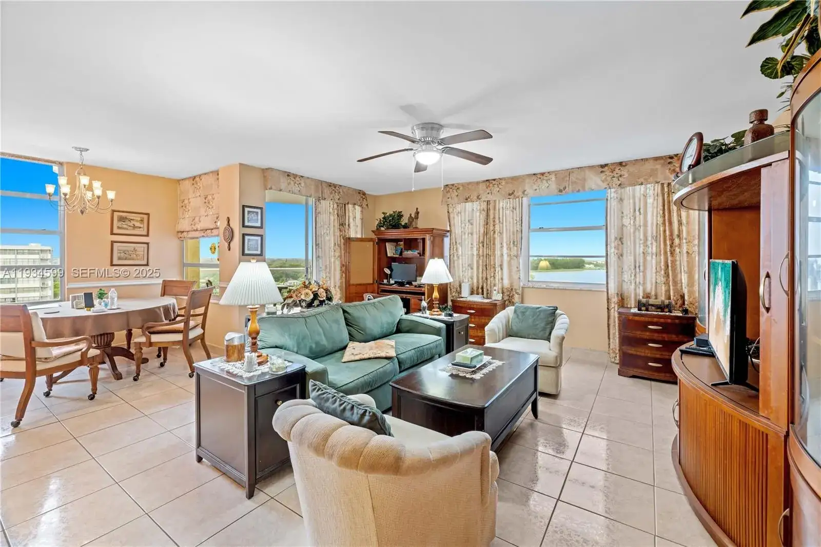 2 bedroom 2 bath Residential for sale at 1301 NE Miami Gardens Dr # 926W, Miami FL 33179