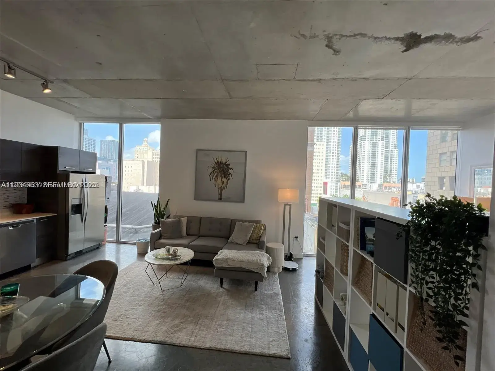2 bedroom 1 bath Residential Lease for rent at 151 SE 1st St # 702, Miami FL 33131