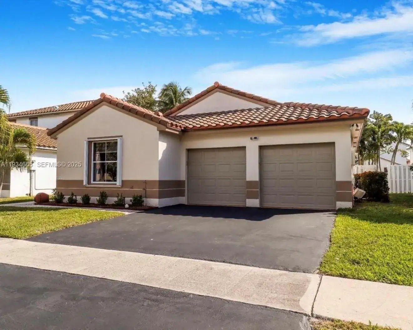 3 bedroom 2 bath Residential Lease for rent at 1975 NW 191st Ave, Pembroke Pines FL 33029