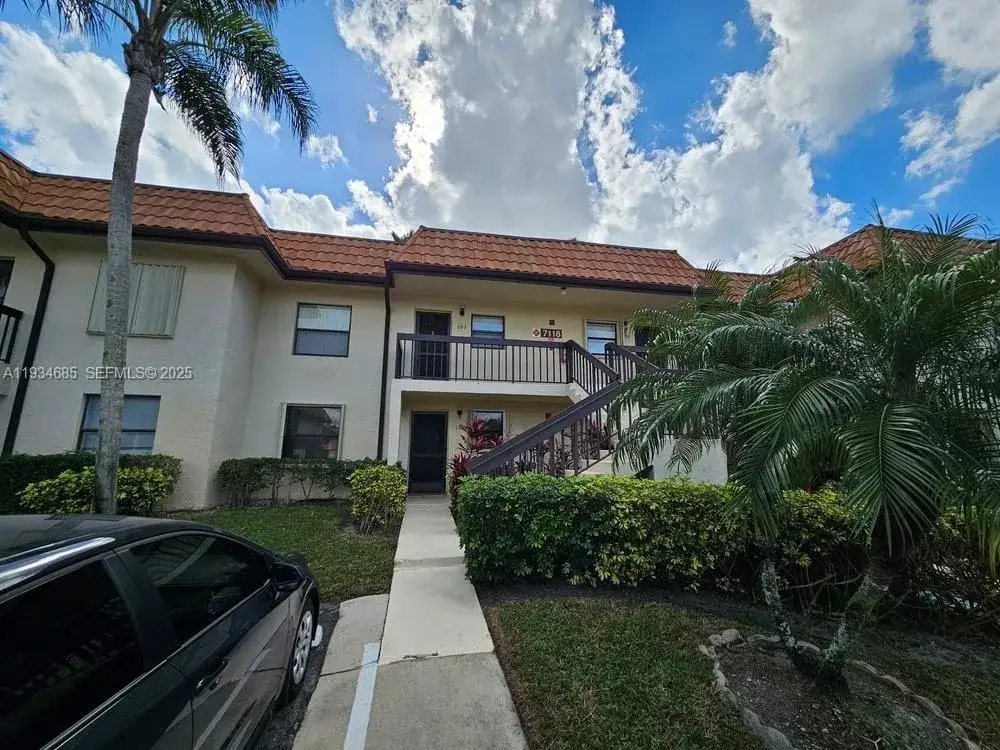 2 bedroom 2 bath Residential for sale at 7118 Golf Colony Ct # 103, Lake Worth FL 33467