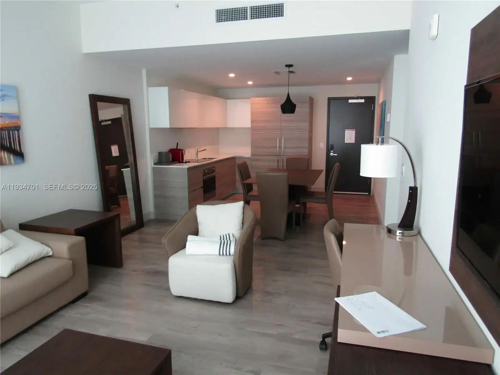 1 bedroom 1 bath Residential for sale at 777 N Ocean Dr # S514, Hollywood FL 33019