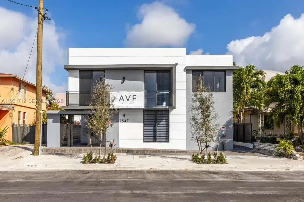 2 bedroom 1 bath Residential Lease for rent at 1547 NW 2nd St # 202, Miami FL 33125