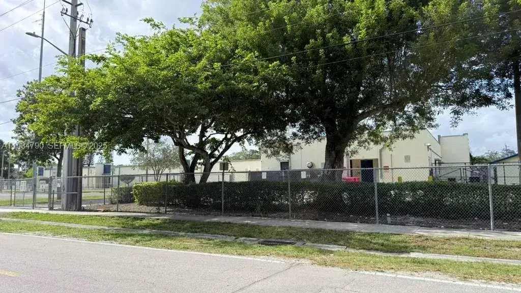 3 bedroom 2 bath Residential Lease for rent at 2377 NW 123rd Ave, Coral Springs FL 33065