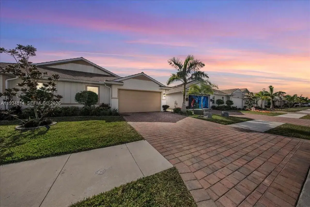 2 bedroom 2 bath Residential for sale at 1074 Enbrook Loop, Naples FL 34114