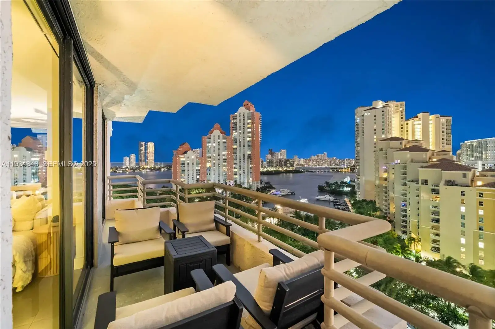 2 bedroom 2 bath Residential for sale at 3300 NE 191st St # 1813, Aventura FL 33180