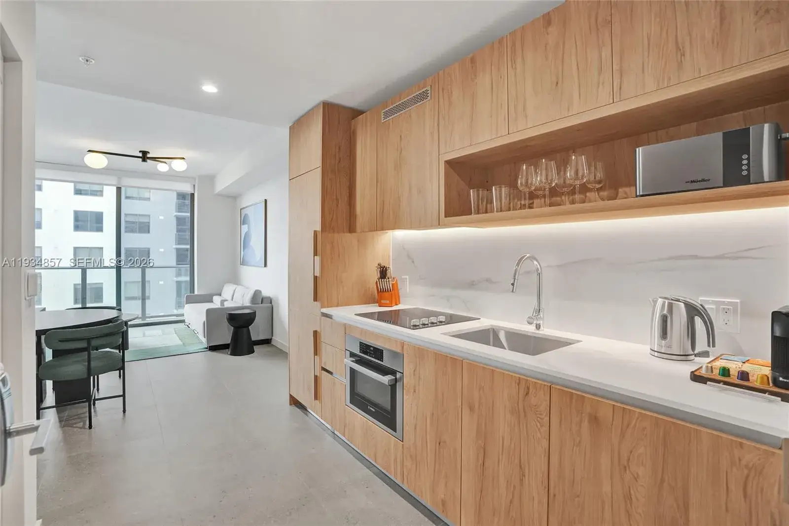 1 bedroom 1 bath Residential for sale at 11 NE 6TH # 2013, Miami FL 33132