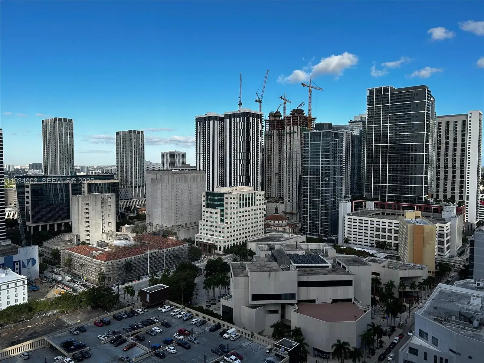 1 bedroom 1 bath Residential Lease for rent at 133 NE 2nd Ave # 2705, Miami FL 33132