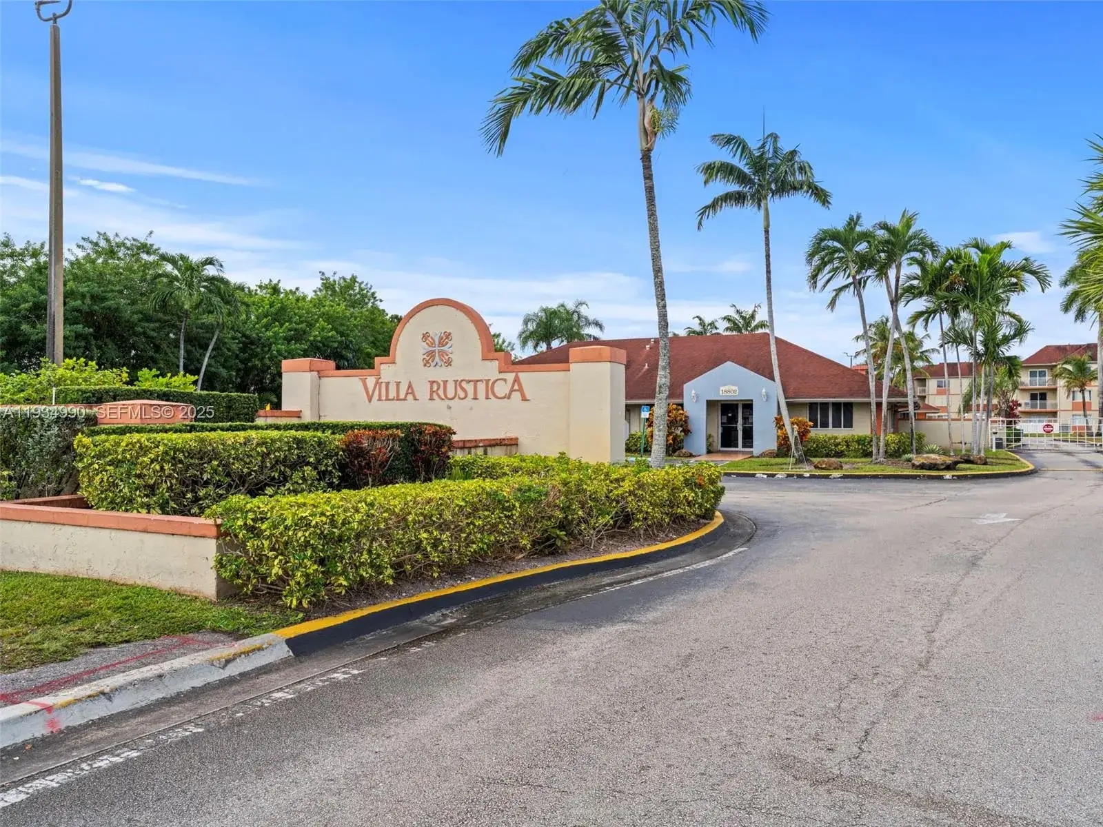 2 bedroom 2 bath Residential Lease for rent at 18870 NW 57th Ave # 308, Hialeah FL 33015