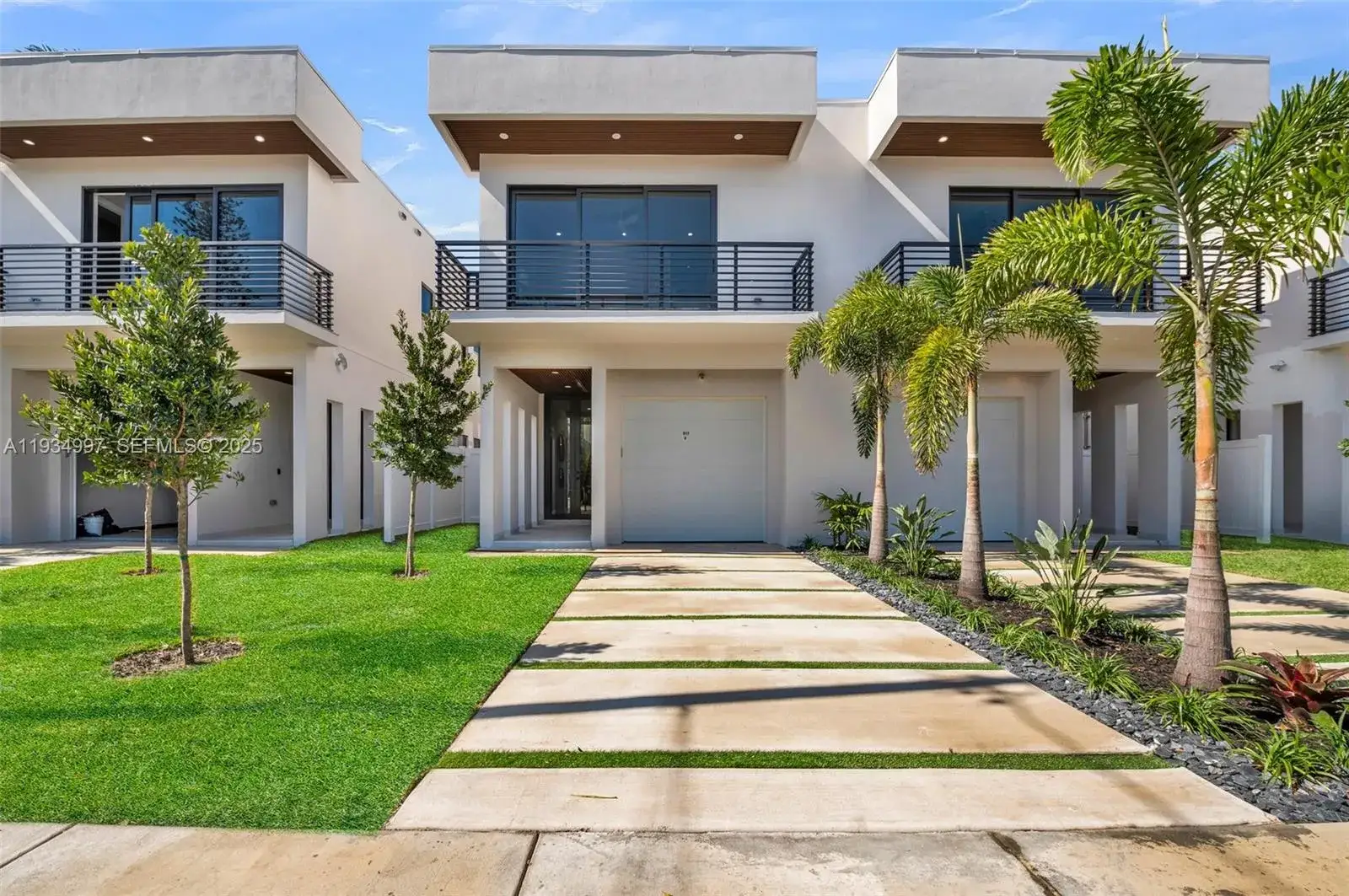 3 bedroom 3 bath Residential Lease for rent at 921 NE 17th Ter # B, Fort Lauderdale FL 33304
