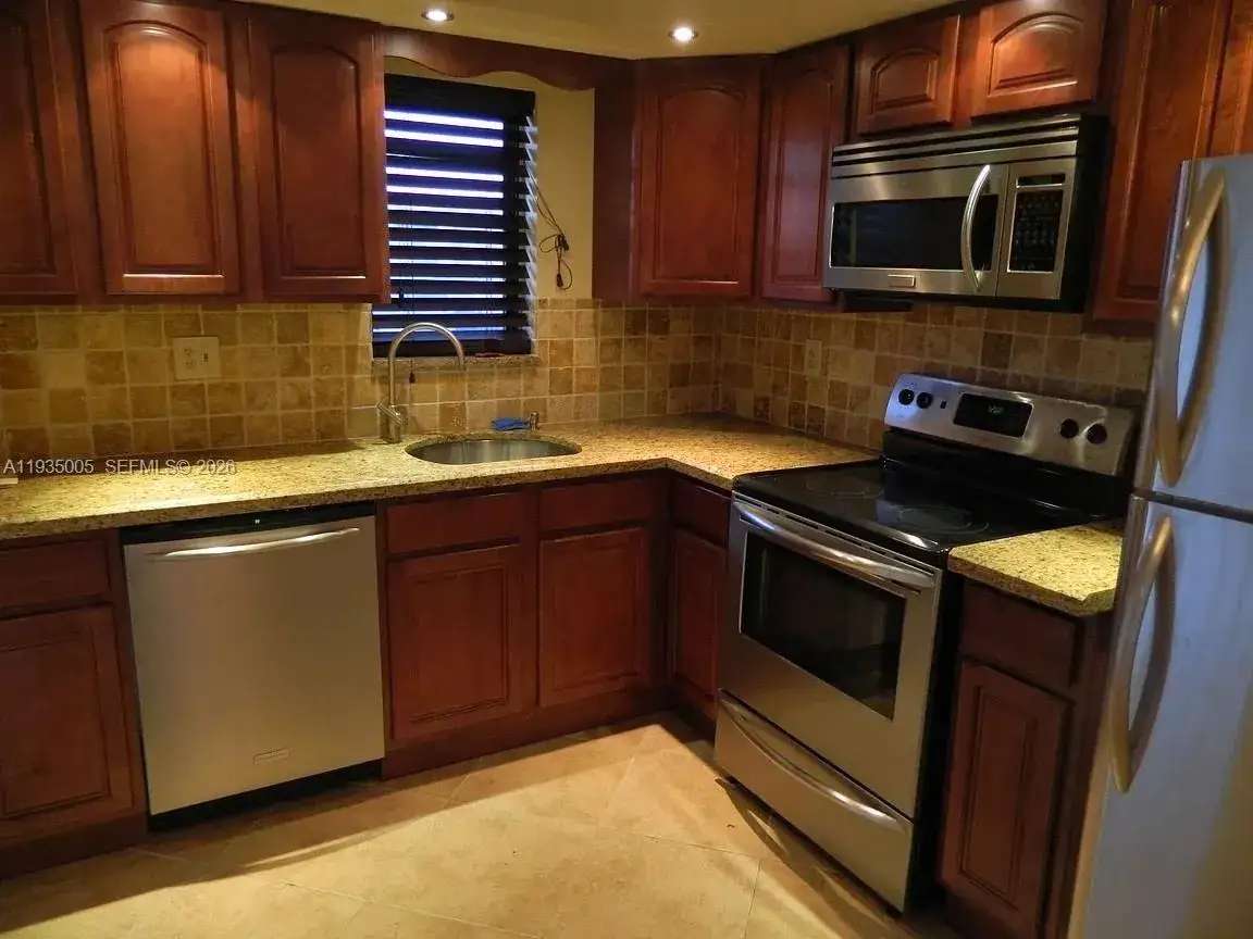 2 bedroom 2 bath Residential Lease for rent at 9440 SW 8th St # 402, Boca Raton FL 33428