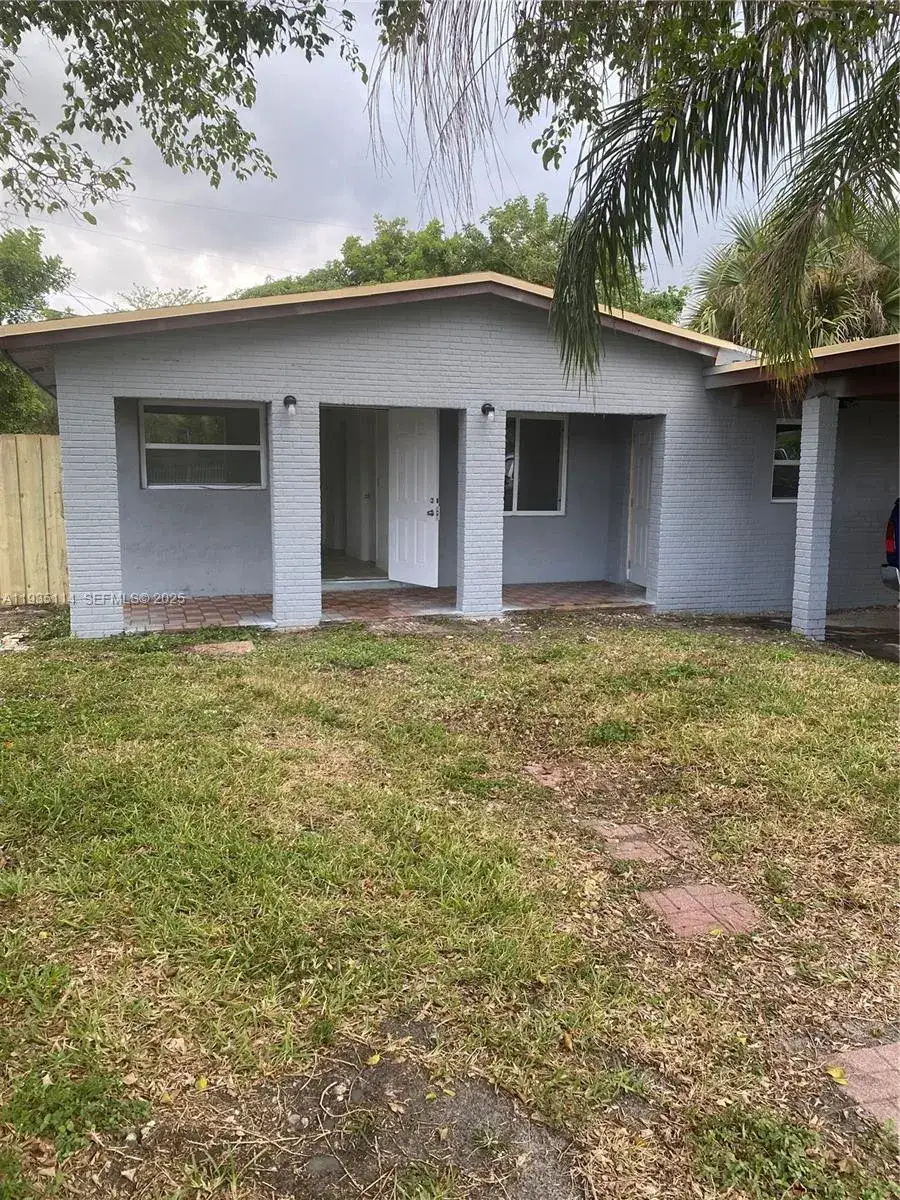 3 bedroom 2 bath Residential Lease for rent at 2122 NW 5th St, Pompano Beach FL 33069