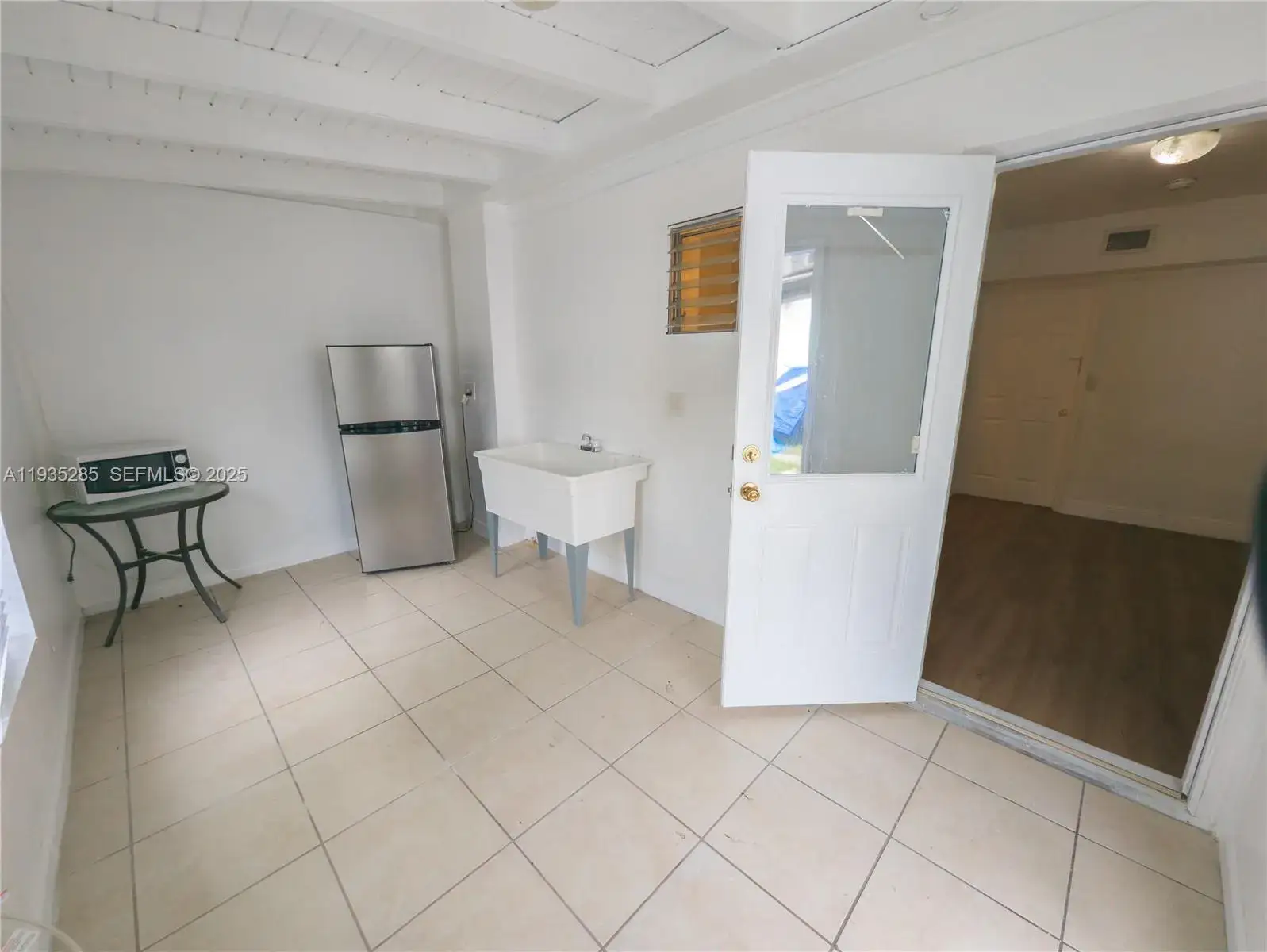 1 bedroom 1 bath Residential Lease for rent at 5893 SW 26th St # 2, Miami FL 33155