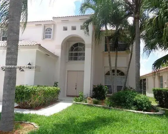 4 bedroom 2 bath Residential Lease for rent at 3013 Woodlands Dr # 3013, Margate FL 33063
