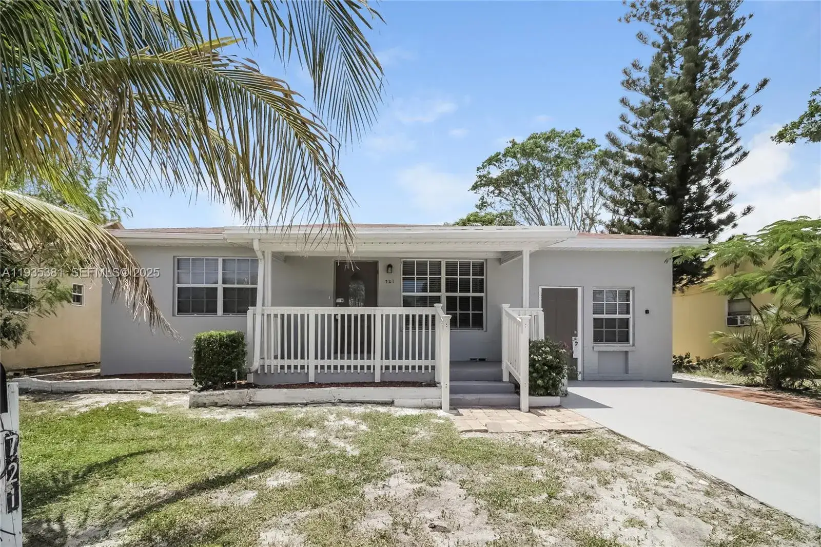 3 bedroom 2 bath Residential Lease for rent at 721 N E St # 0, Lake Worth FL 33460