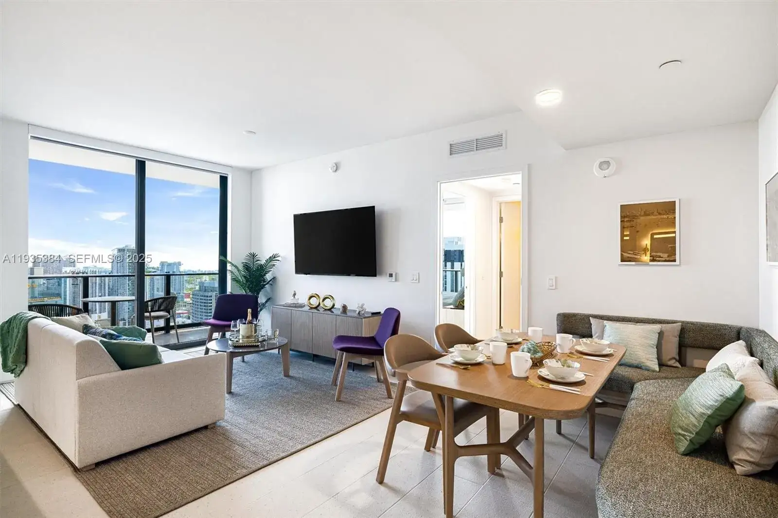 2 bedroom 2 bath Residential for sale at 159 NE 6th St # 4305, Miami FL 33132