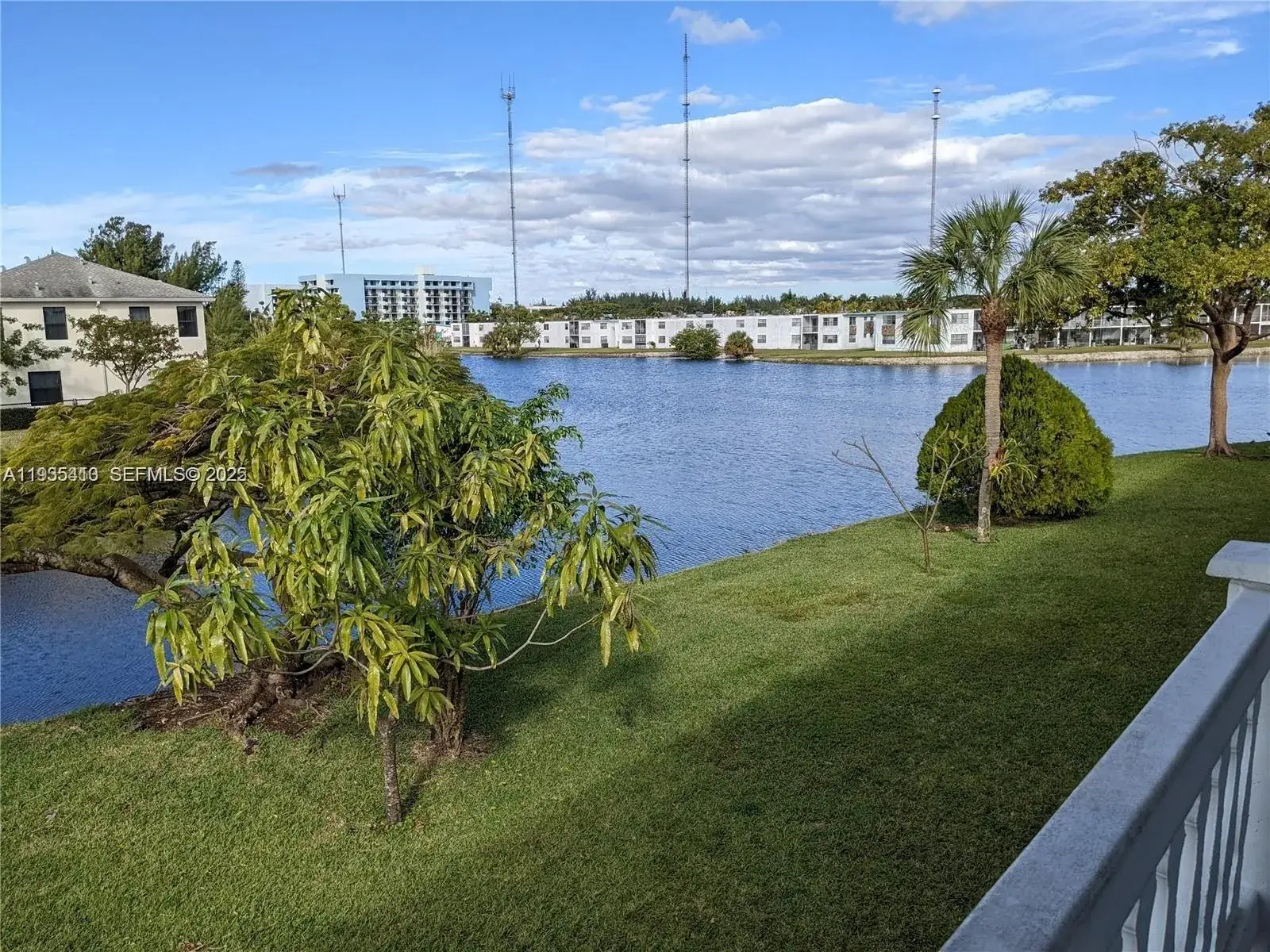 2 bedroom 2 bath Residential for sale at 65 NE 202nd Ter # Q27, Miami Gardens FL 33179