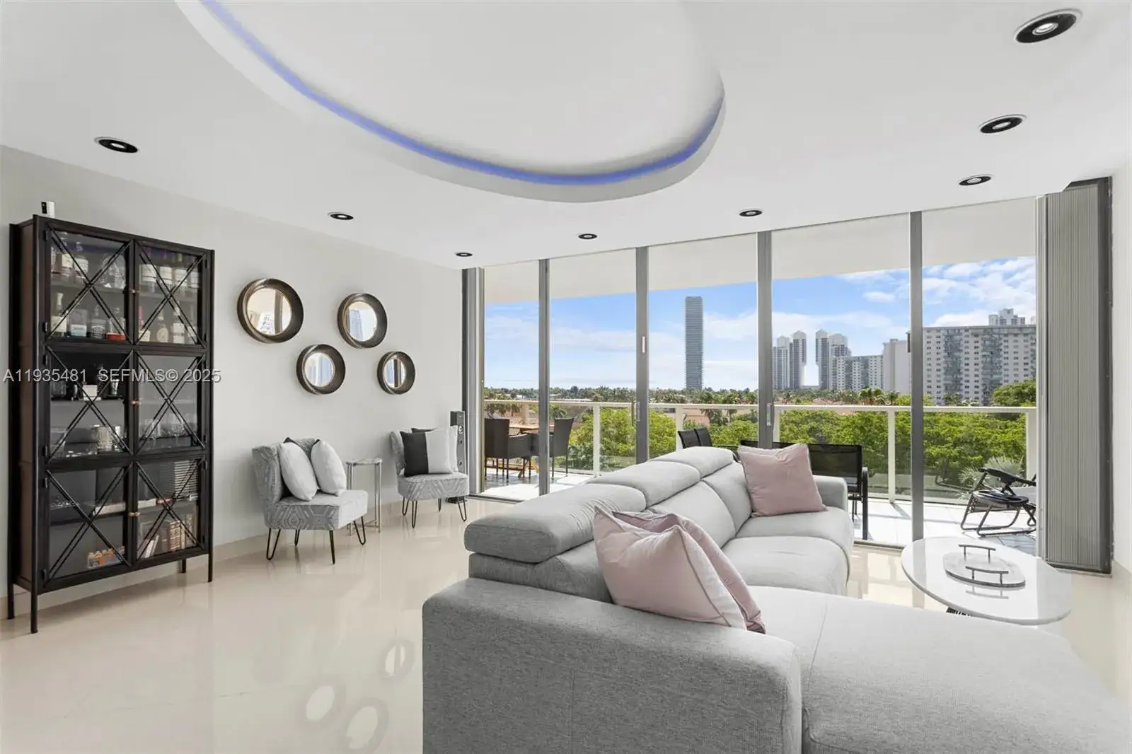 2 bedroom 2 bath Residential for sale at 19500 Turnberry Way, Aventura FL 33180