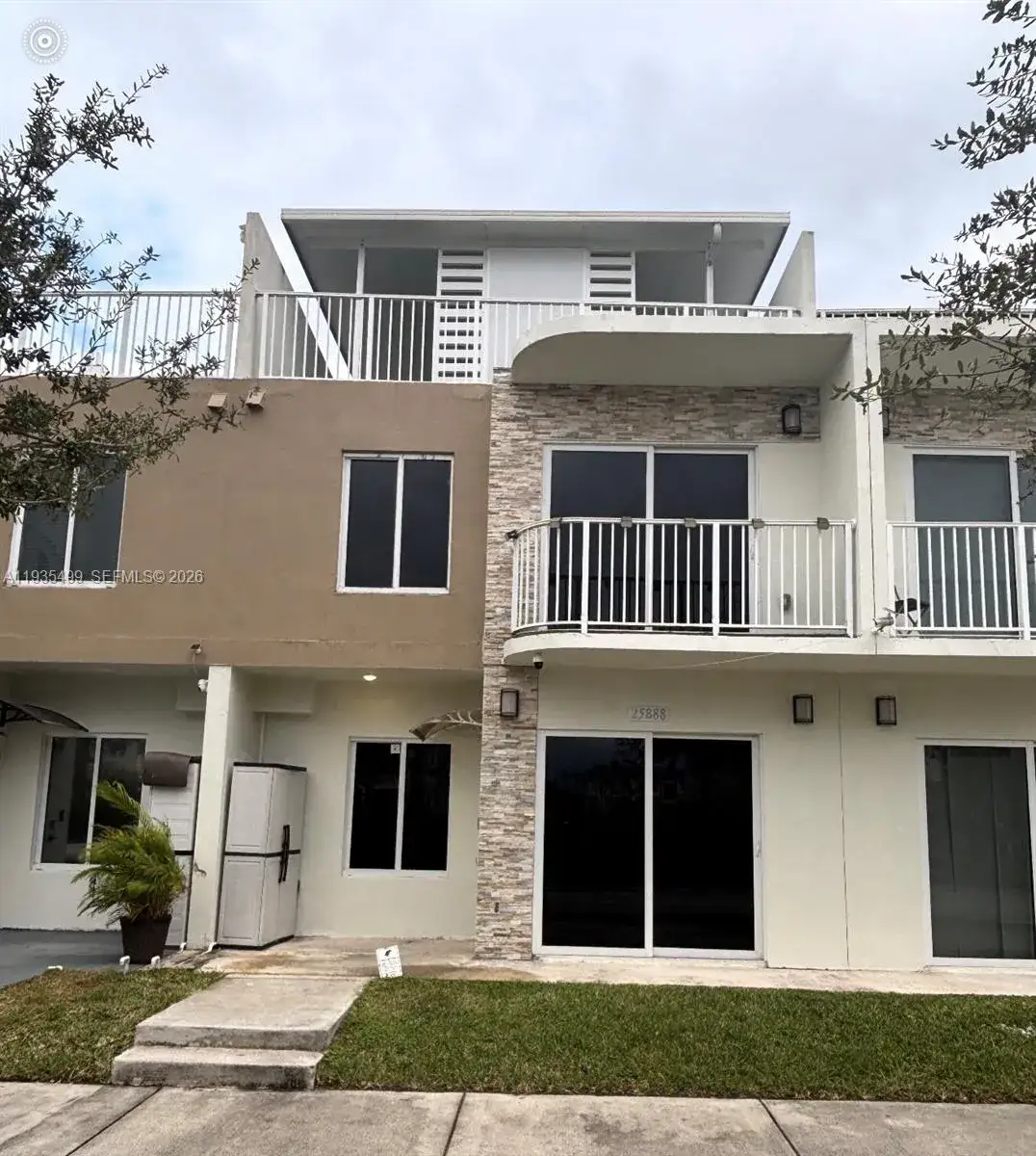 4 bedroom 3 bath Residential for sale at 25888 SW 139th Path, Homestead FL 33032