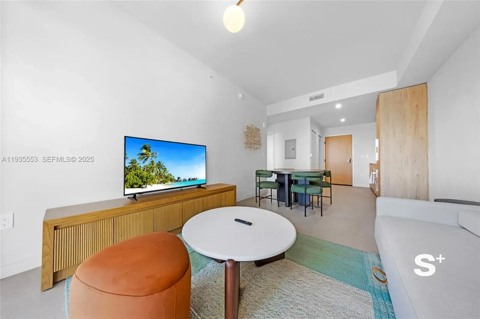 1 bedroom 1 bath Residential Lease for rent at 11 NE 6TH ST # 1903, Miami FL 33132