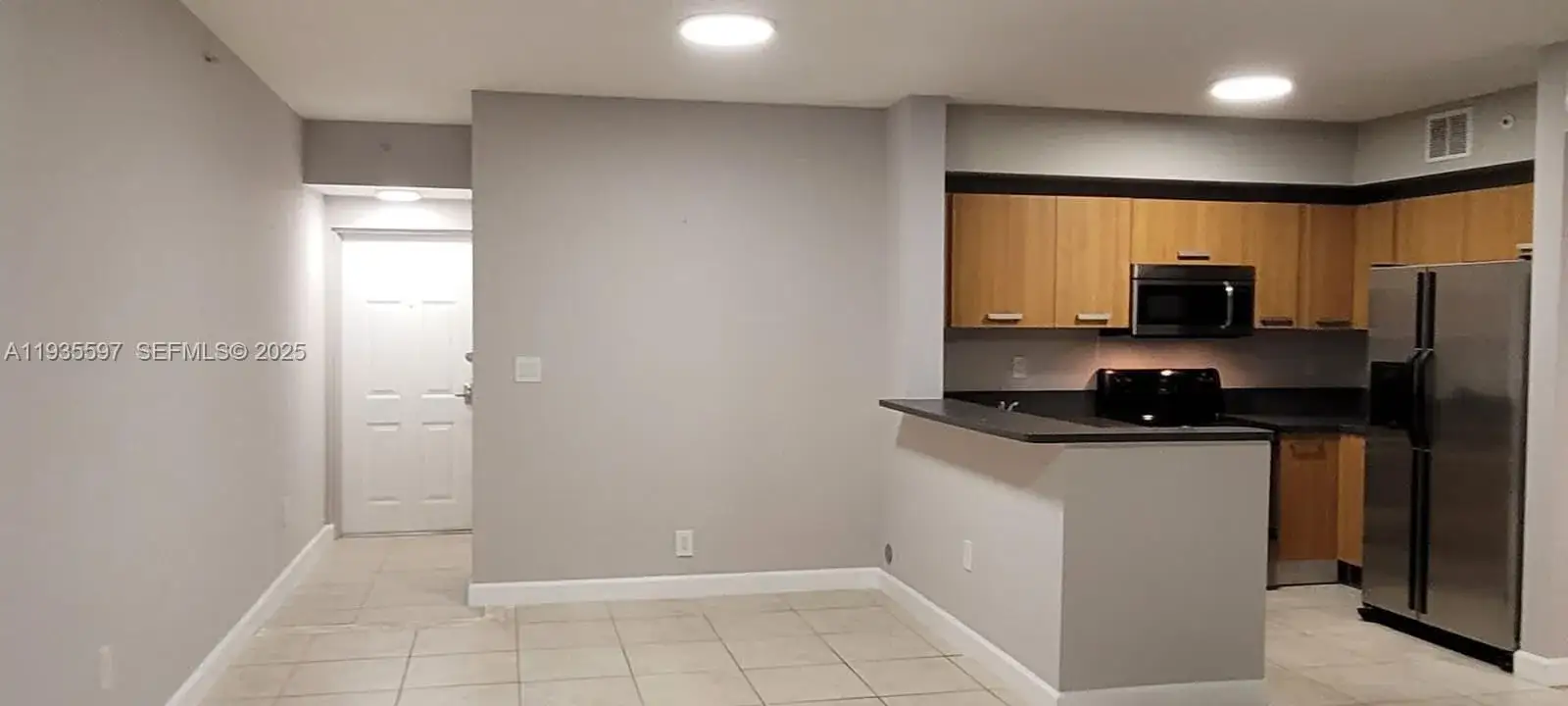 2 bedroom 1 bath Residential Lease for rent at 471 NE 25th St # 202, Miami FL 33137