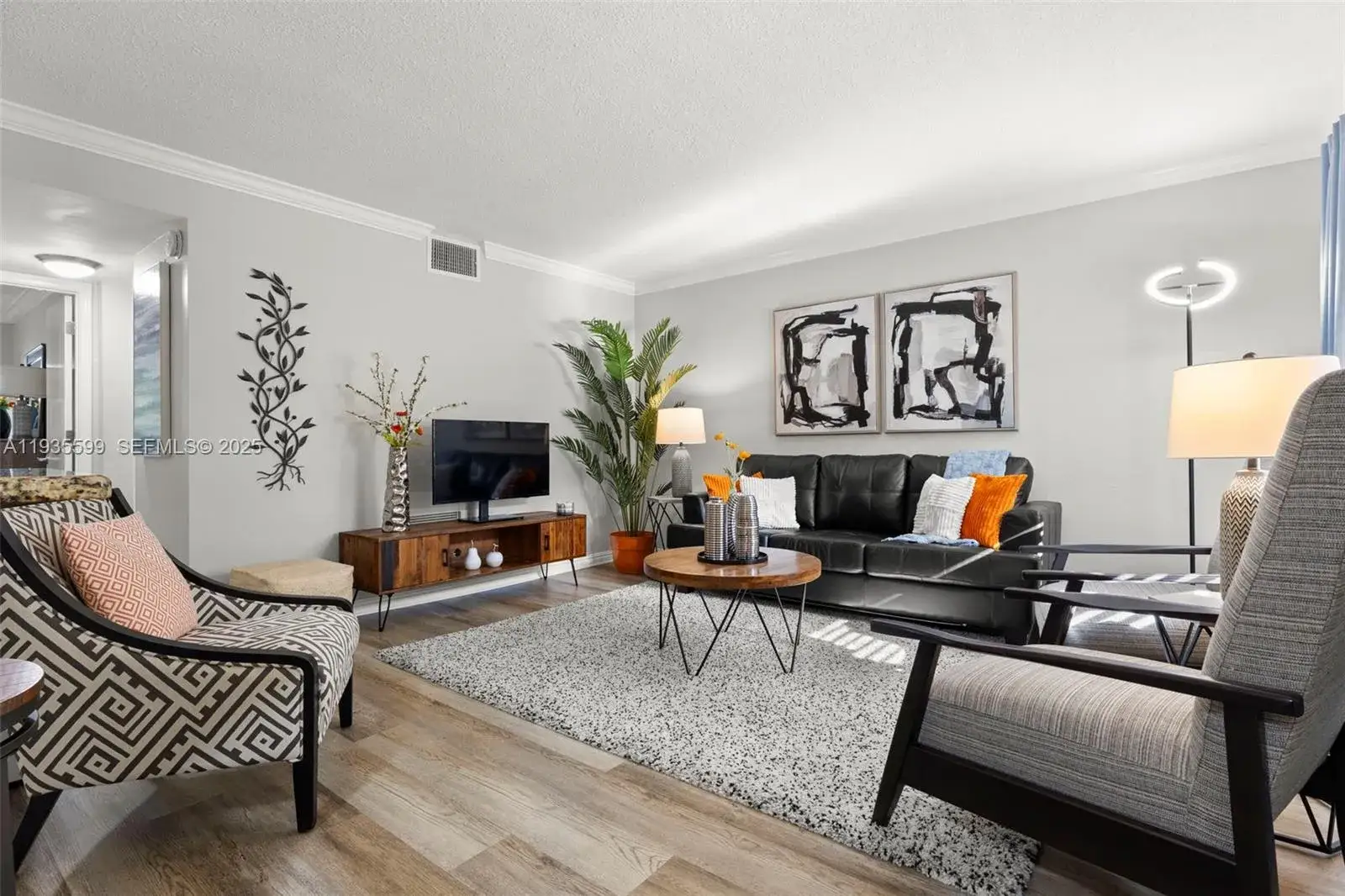 2 bedroom 1 bath Residential Lease for rent at 1125 NE 16th Pl # 209, Fort Lauderdale FL 33305