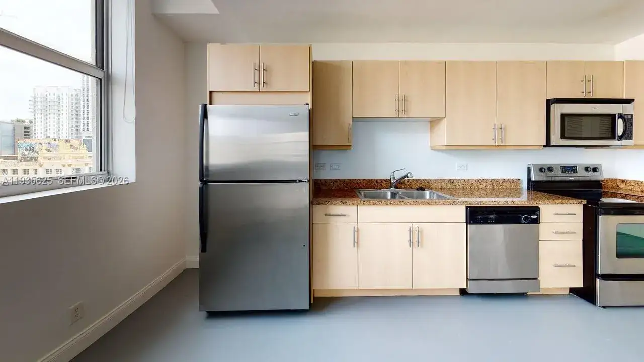 1 bedroom 1 bath Residential for sale at 111 E Flagler St # 810, Miami FL 33131