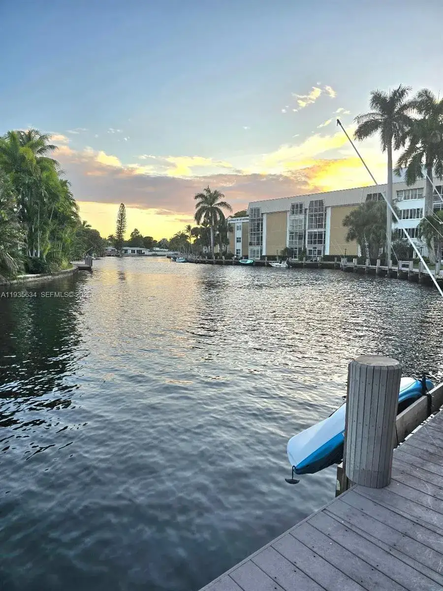 2 bedroom 2 bath Residential Lease for rent at 2990 NE 16th Ave # 204, Oakland Park FL 33334