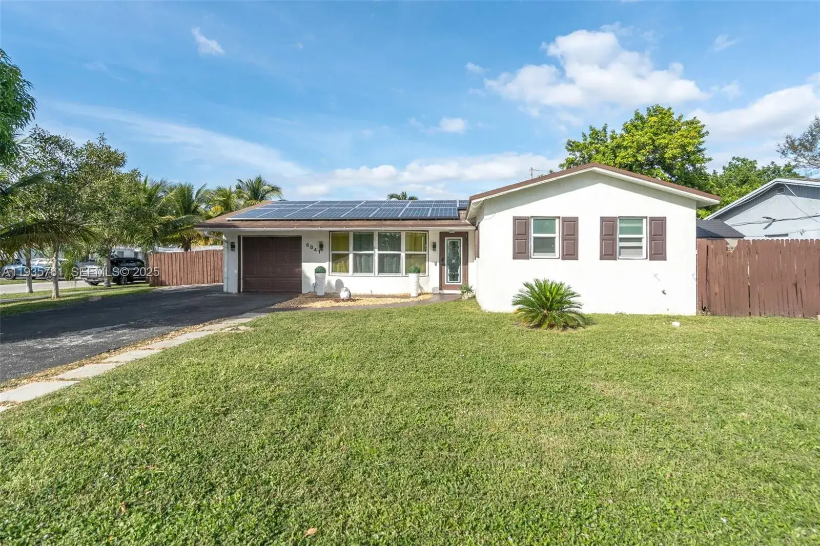 3 bedroom 2 bath Residential Lease for rent at 6841 NW 7th Ct, Margate FL 33063