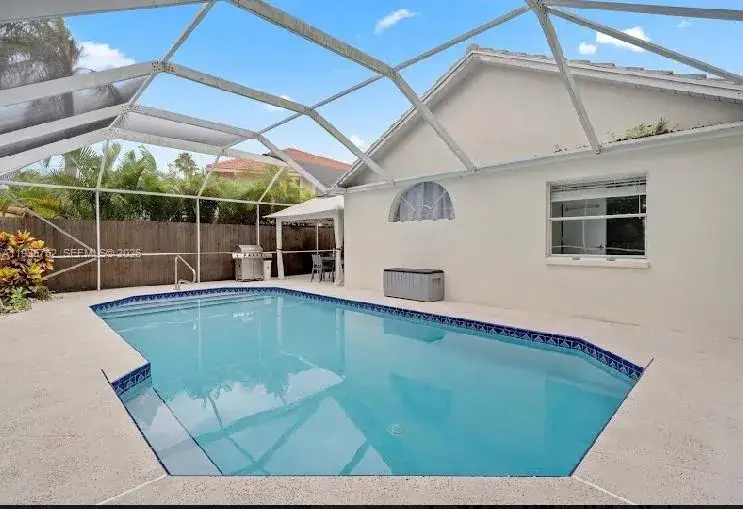 4 bedroom 2 bath Residential for sale at 2002 Lake Breeze Ct, Wellington FL 33414